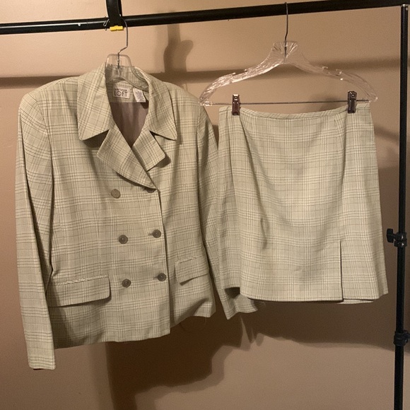 Ann Taylor LOFT Suit Jacket and Skirt set - Picture 7 of 12